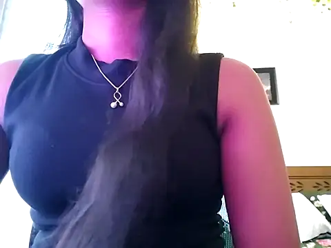 Snapshot of Maria--Strella chatting on 10/30/25, 07:10 Maria--Strella online show from 10/30/25, 07:10