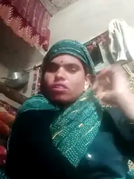 Snapshot of Soniya_pandit chatting on 12/05/25, 09:51 Soniya pandit online show from 12/05/25, 09:51