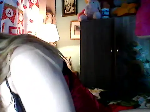 Snapshot of Miss_Heart chatting on 11/14/25, 08:46 Miss Heart online show from 11/14/25, 08:46