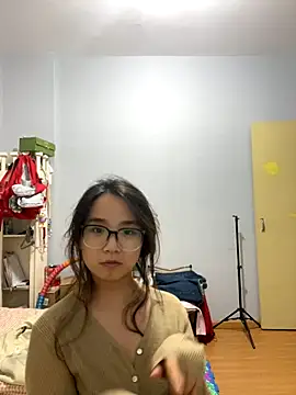 Snapshot of Hdmhdm-0022 chatting on 10/22/25, 04:29 Hdmhdm-0022 online show from 10/22/25, 04:29