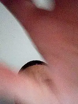 Snapshot of Andrez5041 chatting on 09/28/25, 03:45 Andrez5041 online show from 09/28/25, 03:45