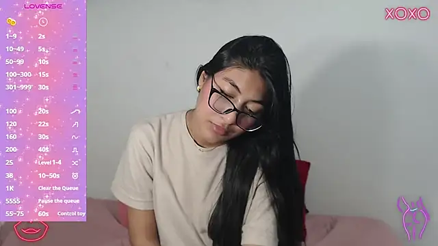 Snapshot of Allison_19__ chatting on 10/17/25, 08:50 Allison 19 online show from 10/17/25, 08:50