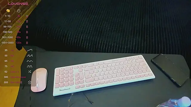 Snapshot of Cutiee_Alicee chatting on 04/04/26, 08:17 Cutiee Alicee online show from 04/04/26, 08:17