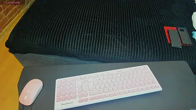 Snapshot of Cutiee_Alicee chatting on 04/22/26, 07:48 Cutiee Alicee online show from 04/22/26, 07:48