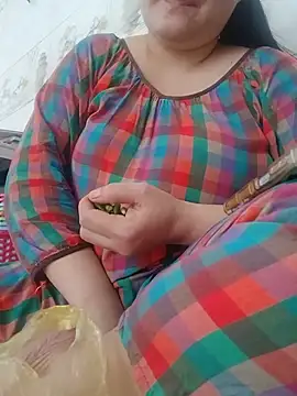 Snapshot of _Babyrose_ chatting on 05/17/26, 04:21 Babyrose online show from 05/17/26, 04:21