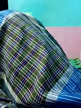 Snapshot of dolphiinn chatting on 11/15/25, 04:14 dolphiinn online show from 11/15/25, 04:14