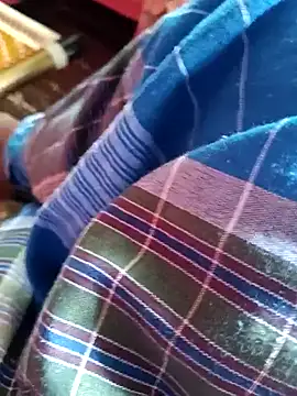 Snapshot of dolphiinn chatting on 11/23/25, 02:33 dolphiinn online show from 11/23/25, 02:33