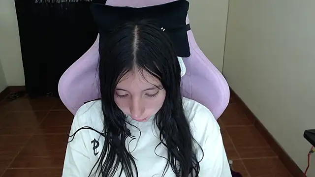 ScarlettShirahoshi online show from 09/14/25, 07:57