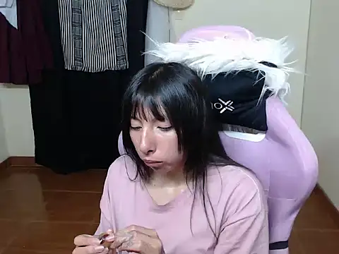 ScarlettShirahoshi online show from 11/24/25, 08:19