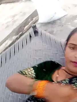 Snapshot of Mohini-xx chatting on 09/14/25, 12:48 Mohini-xx online show from 09/14/25, 12:48