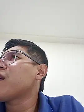 Snapshot of Ajhg98 chatting on 04/15/26, 12:39 Ajhg98 online show from 04/15/26, 12:39