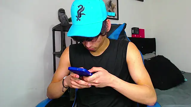 Gael Jones online show from 11/27/25, 02:24