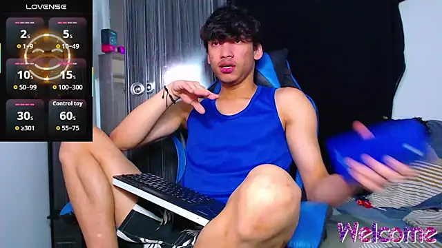 Snapshot of Gael_Jones chatting on 12/20/25, 04:08 Gael Jones online show from 12/20/25, 04:08