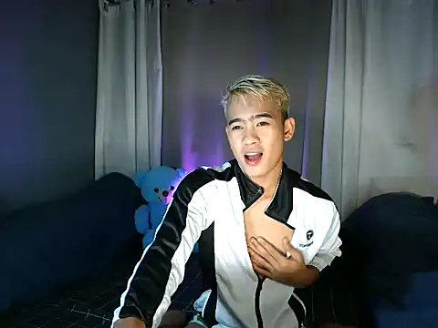 xx topless online show from 11/12/25, 07:35