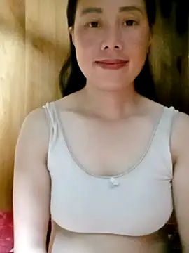 Snapshot of LyyChac chatting on 09/11/25, 12:16 LyyChac online show from 09/11/25, 12:16