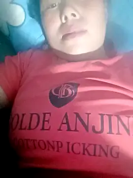 Snapshot of LyyChac chatting on 11/17/25, 05:24 LyyChac online show from 11/17/25, 05:24