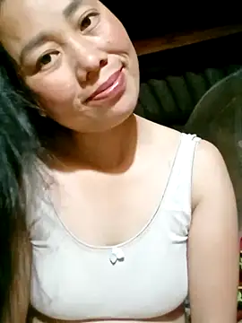 Snapshot of LyyChac chatting on 11/28/25, 07:22 LyyChac online show from 11/28/25, 07:22