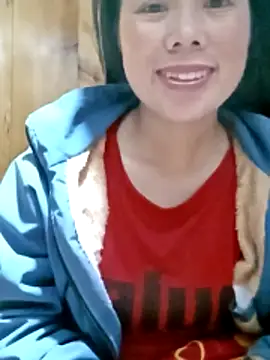 Snapshot of LyyChac chatting on 11/29/25, 10:02 LyyChac online show from 11/29/25, 10:02