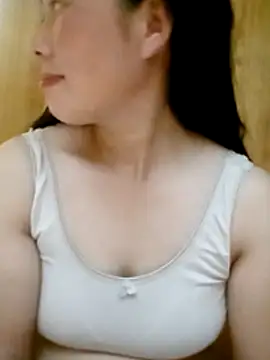 Snapshot of LyyChac chatting on 12/03/25, 05:37 LyyChac online show from 12/03/25, 05:37