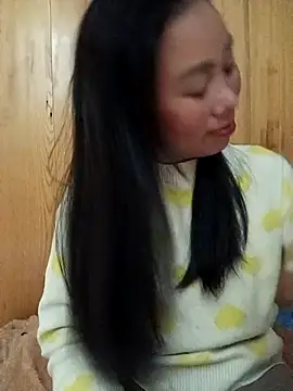 Snapshot of LyyChac chatting on 12/14/25, 11:48 LyyChac online show from 12/14/25, 11:48