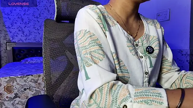 snow white123 online show from 03/18/26, 11:08