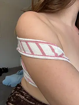 TenderLaGlamor online show from 11/27/25, 12:51