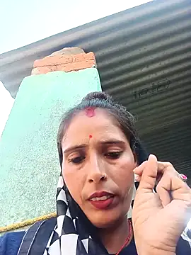 Snapshot of Arti13A chatting on 05/01/26, 11:37 Arti13A online show from 05/01/26, 11:37