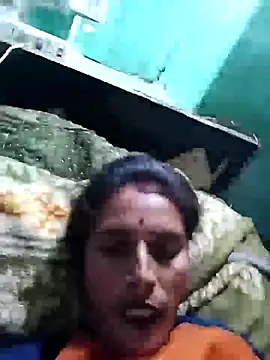 Snapshot of Arti13A chatting on 05/31/26, 04:31 Arti13A online show from 05/31/26, 04:31