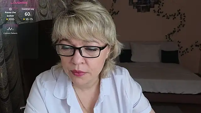 Rosette Pricky online show from 11/28/25, 01:14