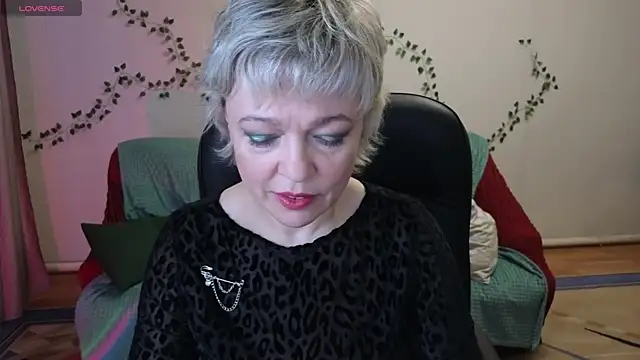 Snapshot of Rosette_Pricky chatting on 04/15/26, 03:30 Rosette Pricky online show from 04/15/26, 03:30
