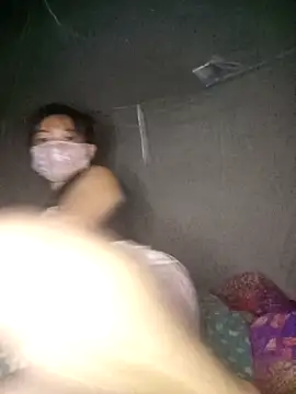 Snapshot of qychiu chatting on 11/17/25, 11:27 qychiu online show from 11/17/25, 11:27