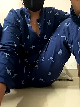 Snapshot of choleorbhature chatting on 10/23/25, 10:03 choleorbhature online show from 10/23/25, 10:03