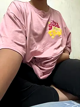 Snapshot of choleorbhature chatting on 10/31/25, 04:13 choleorbhature online show from 10/31/25, 04:13