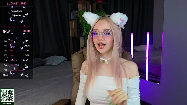 Snapshot of exxxcore_ chatting on 10/24/25, 12:01 exxxcore online show from 10/24/25, 12:01