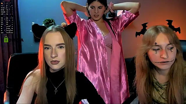 lizzie boom online show from 10/20/25, 07:03