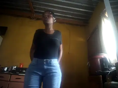 Snapshot of Caramelchick01 chatting on 09/24/25, 09:45 Caramelchick01 online show from 09/24/25, 09:45