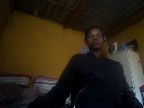 Snapshot of Caramelchick01 chatting on 09/25/25, 07:45 Caramelchick01 online show from 09/25/25, 07:45