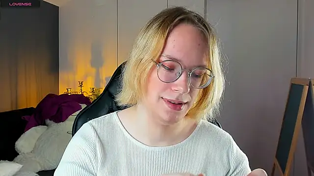 Amanda Butlerr online show from 11/02/25, 02:30