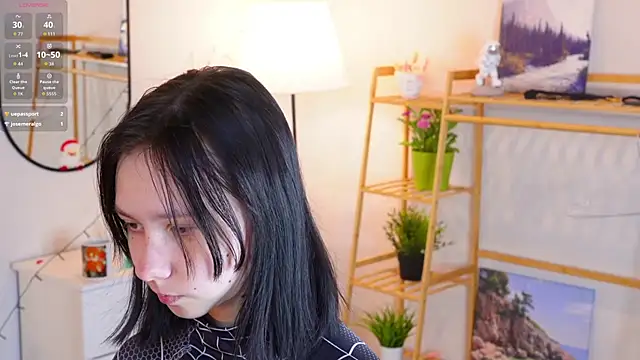 Snapshot of SuzanneHowse chatting on 01/14/26, 04:07 SuzanneHowse online show from 01/14/26, 04:07