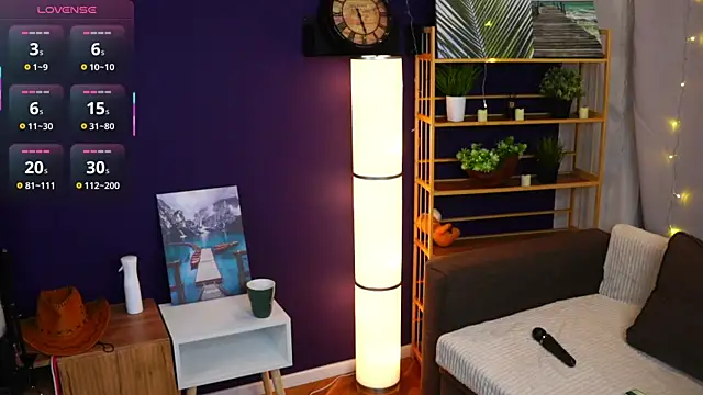 Snapshot of SuzanneHowse chatting on 02/23/26, 04:15 SuzanneHowse online show from 02/23/26, 04:15