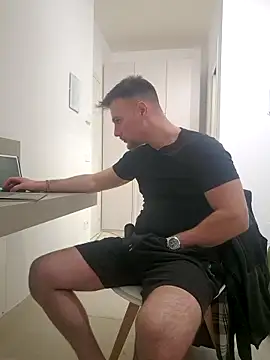 Snapshot of mrlyuis chatting on 03/22/26, 12:58 mrlyuis online show from 03/22/26, 12:58