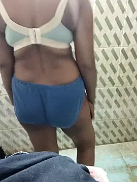 Snapshot of p0a8 chatting on 10/29/25, 04:26 p0a8 online show from 10/29/25, 04:26