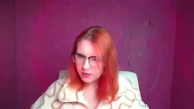 ScarletVixen  online show from 09/17/25, 05:36