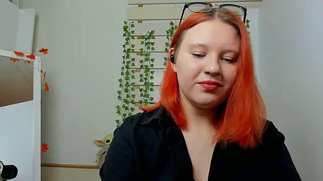 ScarletVixen  online show from 10/11/25, 06:50