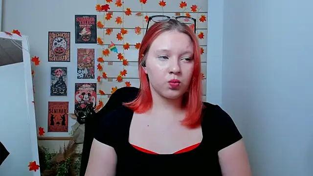 ScarletVixen  online show from 10/17/25, 06:32