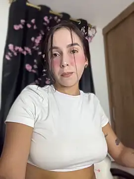 Snapshot of Scarlett05 chatting on 06/03/26, 02:03 Scarlett05 online show from 06/03/26, 02:03