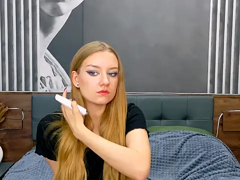 DarcyWilsy online show from 11/12/25, 04:51