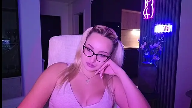 Snapshot of adrelaxina chatting on 10/27/25, 10:25 adrelaxina online show from 10/27/25, 10:25