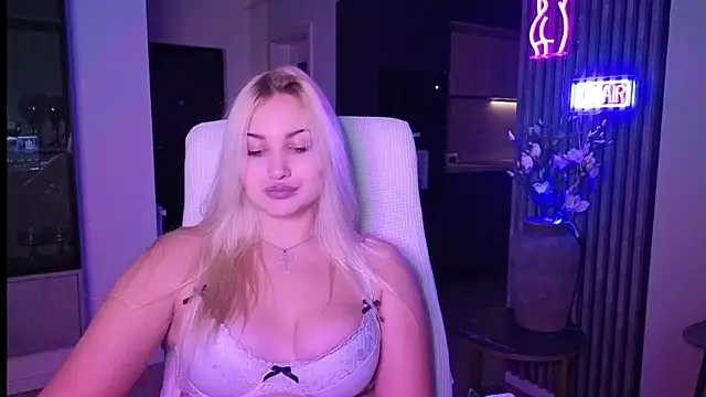 Snapshot of adrelaxina chatting on 10/28/25, 07:38 adrelaxina online show from 10/28/25, 07:38