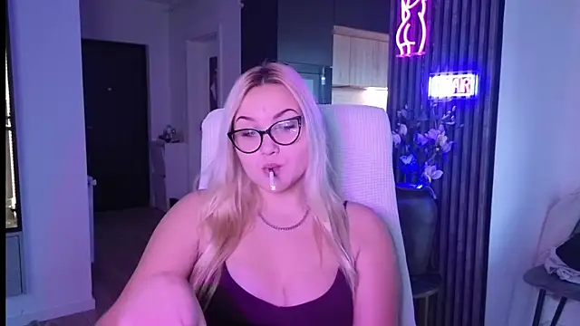 Snapshot of adrelaxina chatting on 11/07/25, 02:17 adrelaxina online show from 11/07/25, 02:17